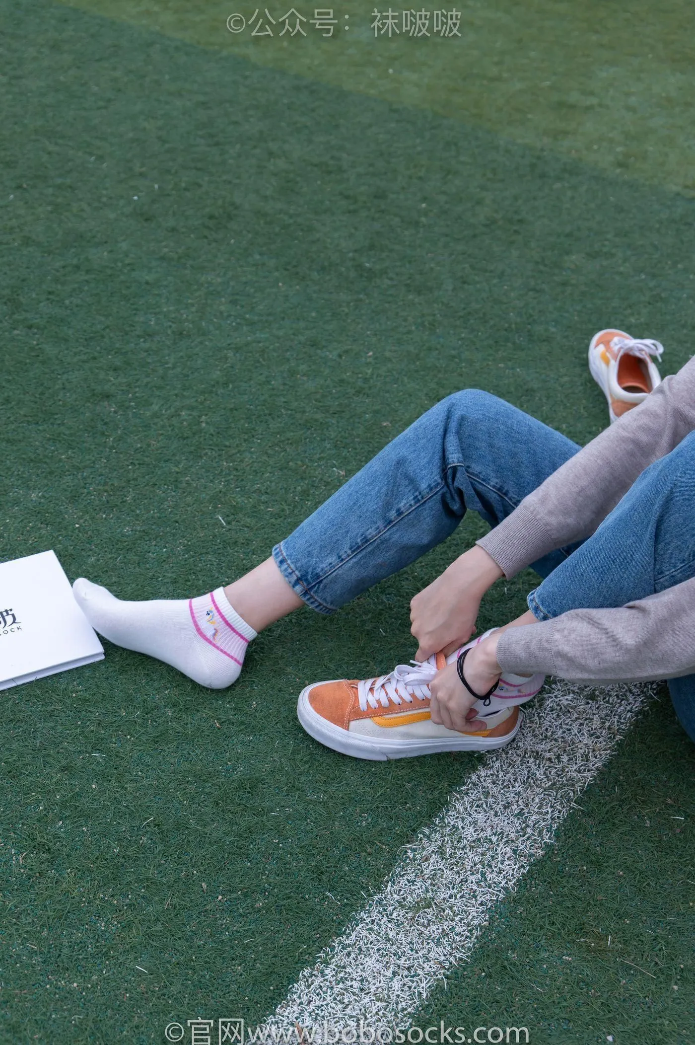 [BoBoSocks袜啵啵]NO.004 泡芙-vans帆布鞋、白棉袜、裸足 [127P]插图8